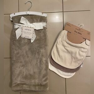Baby Blanket and 3pk Bibs Set